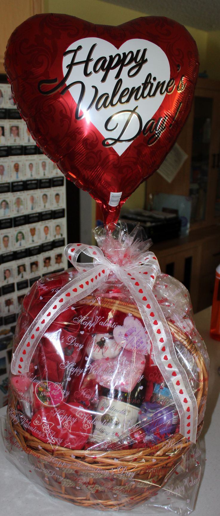 Mens Valentine Gift Basket Ideas
 Best 25 Valentine t baskets ideas on Pinterest
