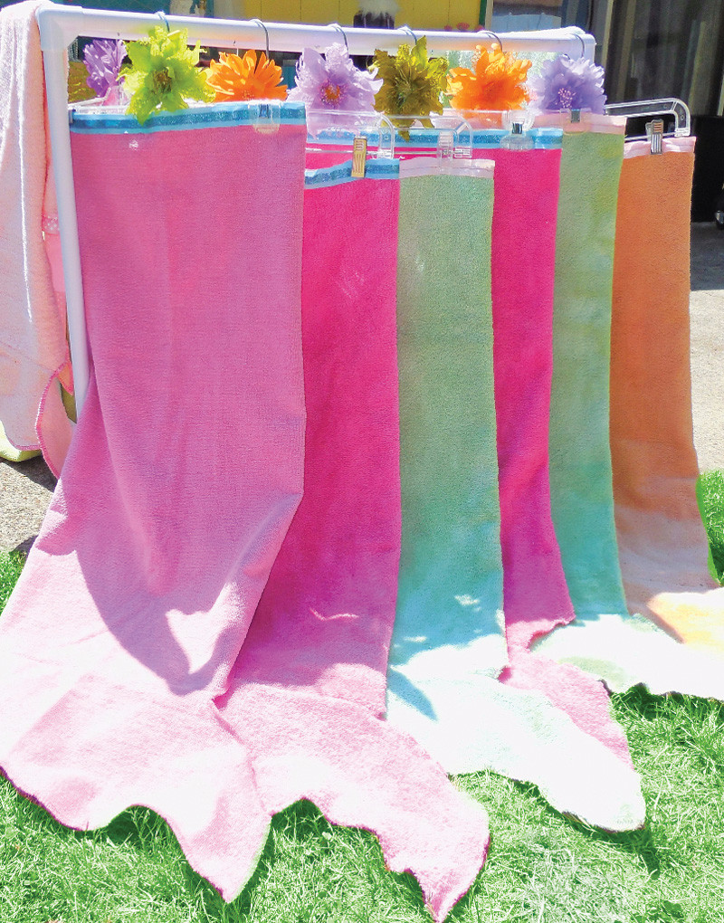 Mermaid Pool Party Ideas
 Crafty & Creative Little Mermaid Birthday Pool Party