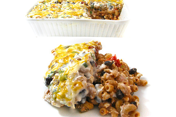 Mexican Mac And Cheese Casserole
 Skinny and Ve arian Mexican Mac and Cheese Casserole