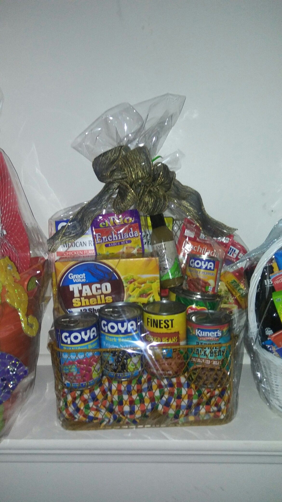 Mexican Themed Gift Basket Ideas
 Mexican dinner