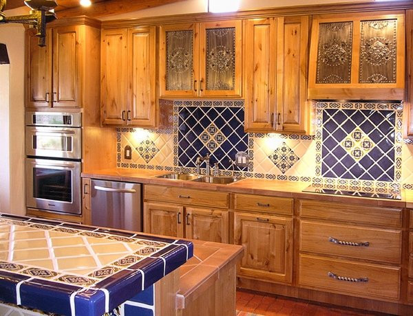 Mexican Tile Kitchens
 Mexican tiles in the interior – richness of colors and