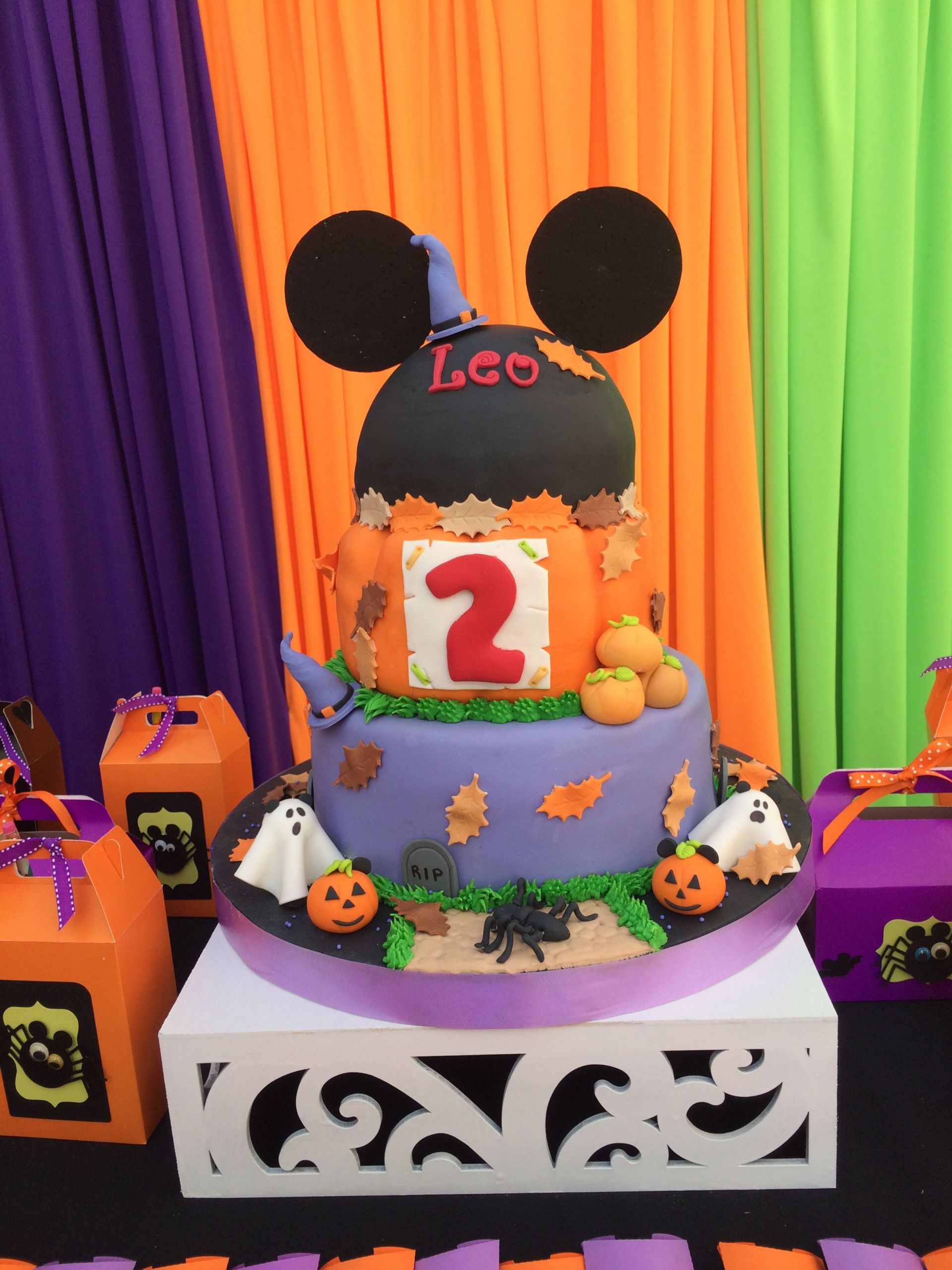 Mickey Mouse Halloween Birthday Party Ideas
 Mickey halloween cake