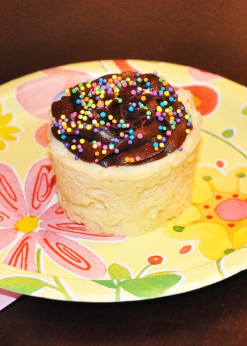Microwave Cupcakes In A Mug
 How to Make Cupcakes in the Microwave Tablespoon