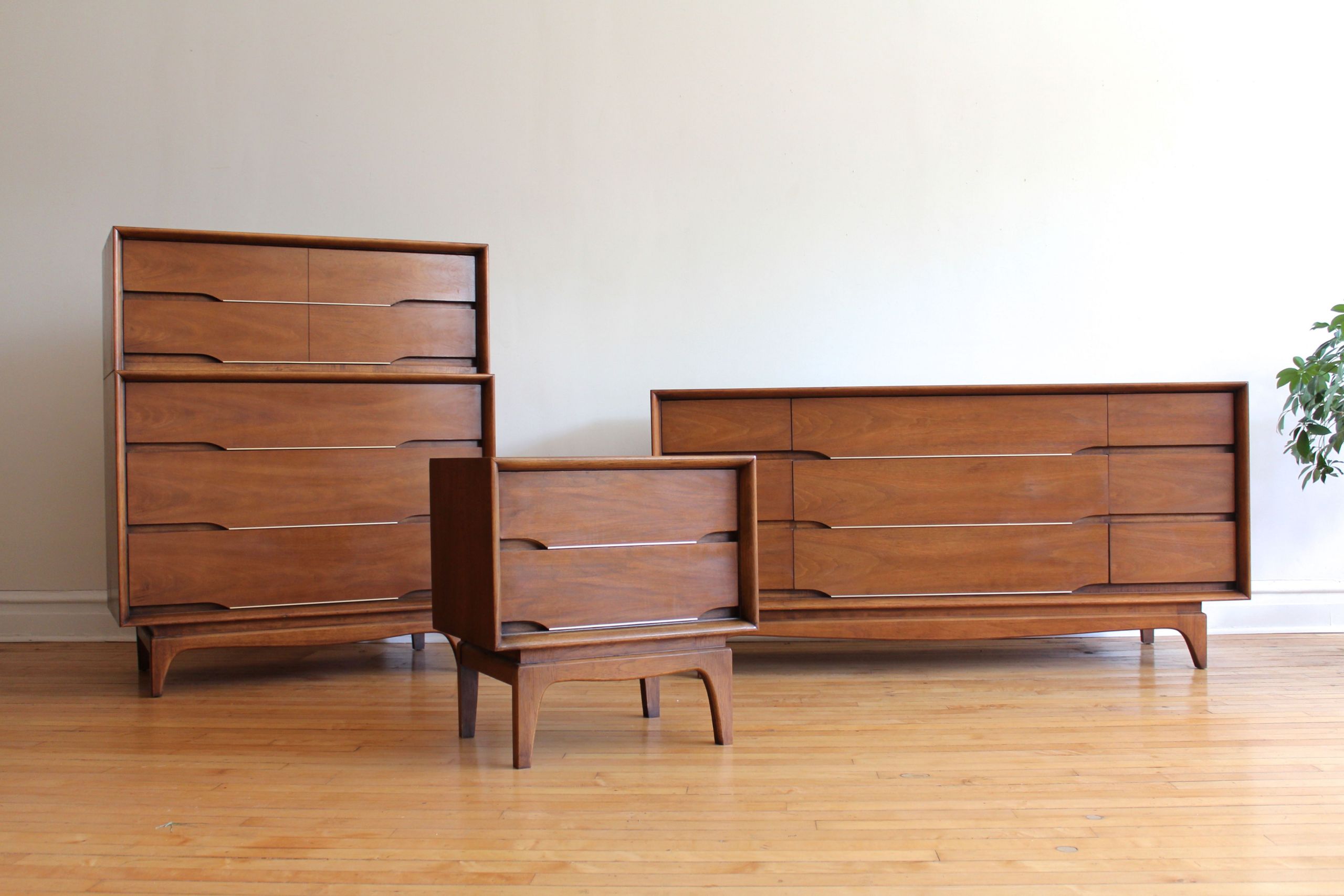 Mid Century Modern Bedroom Set
 Mid Century Modern Kent Coffey Forum Bedroom Set