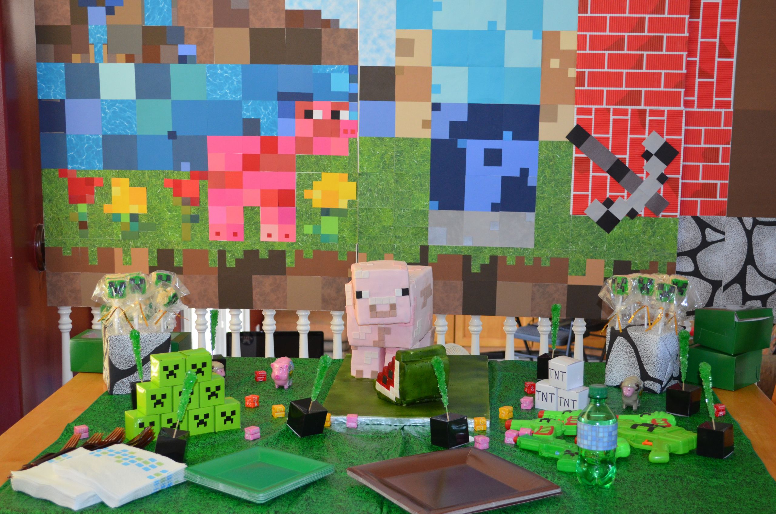 Minecraft Decorations For Birthday Party
 Minecraft Birthday Party Decorations Mom it Forward
