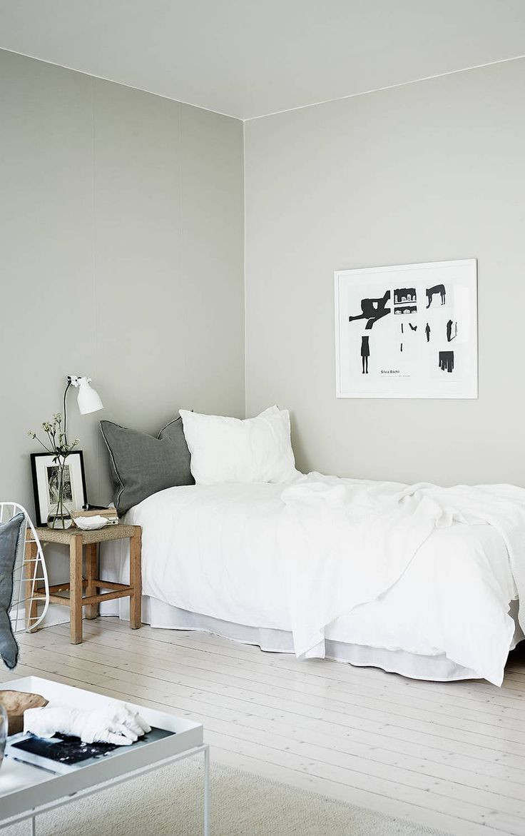 Minimalist Small Bedroom
 Small home in green grey