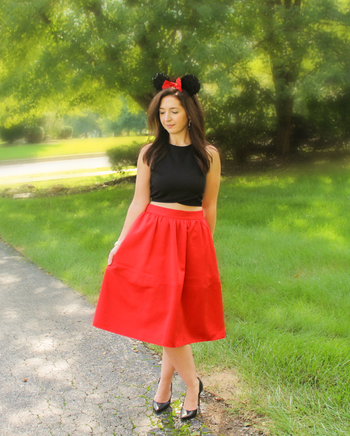 Minnie Mouse DIY Costume
 How To Make A Minnie Mouse Halloween Costume In 5 Minutes