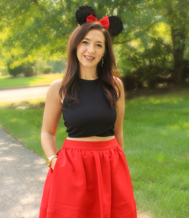 Minnie Mouse DIY Costume
 How To Make A Minnie Mouse Halloween Costume In 5 Minutes