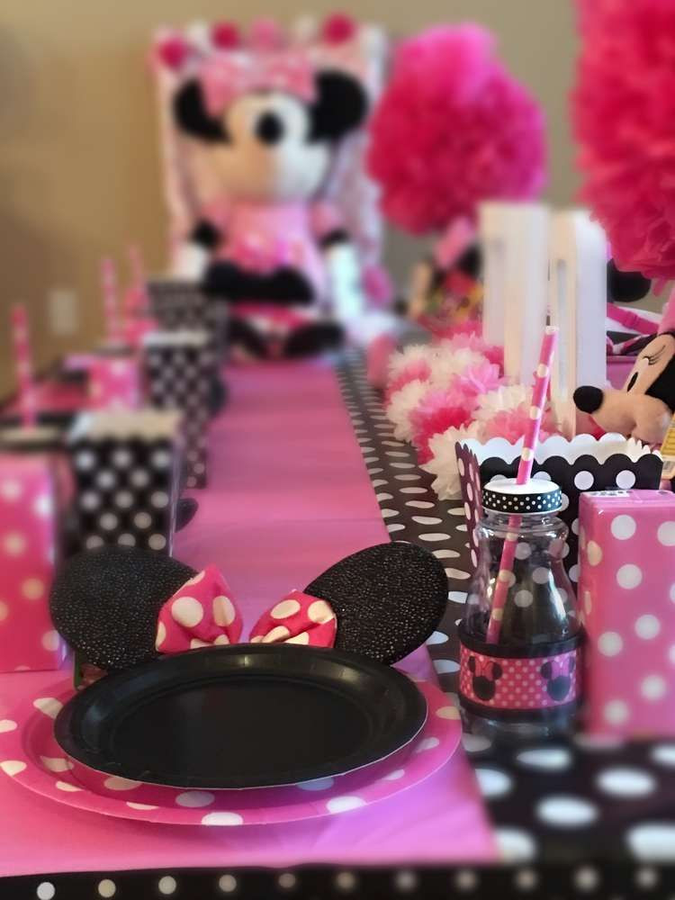 Minnie Mouse First Birthday Party Ideas
 Check out the table settings at this adorable Twodles