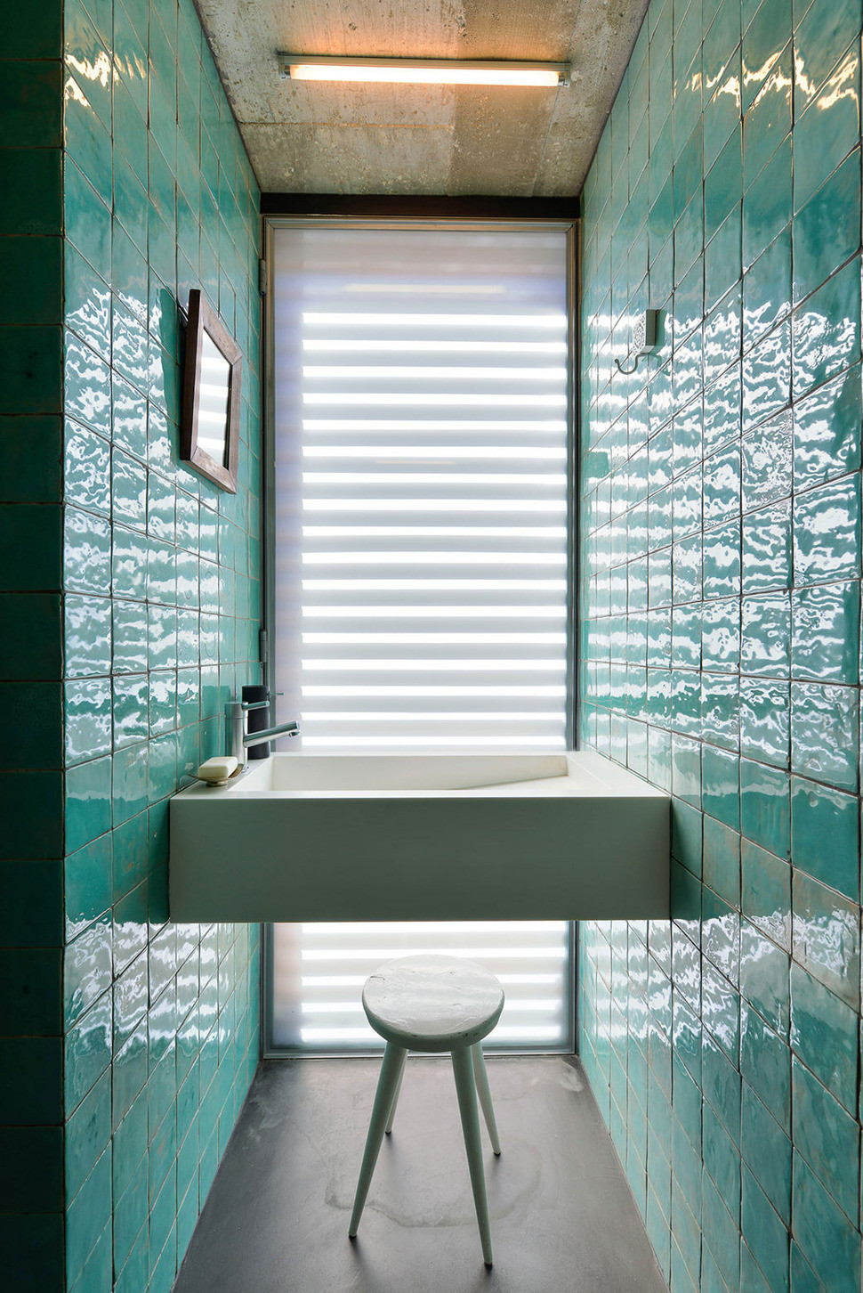 Modern Bathroom Tile Ideas
 Top 10 Tile Design Ideas for a Modern Bathroom for 2015