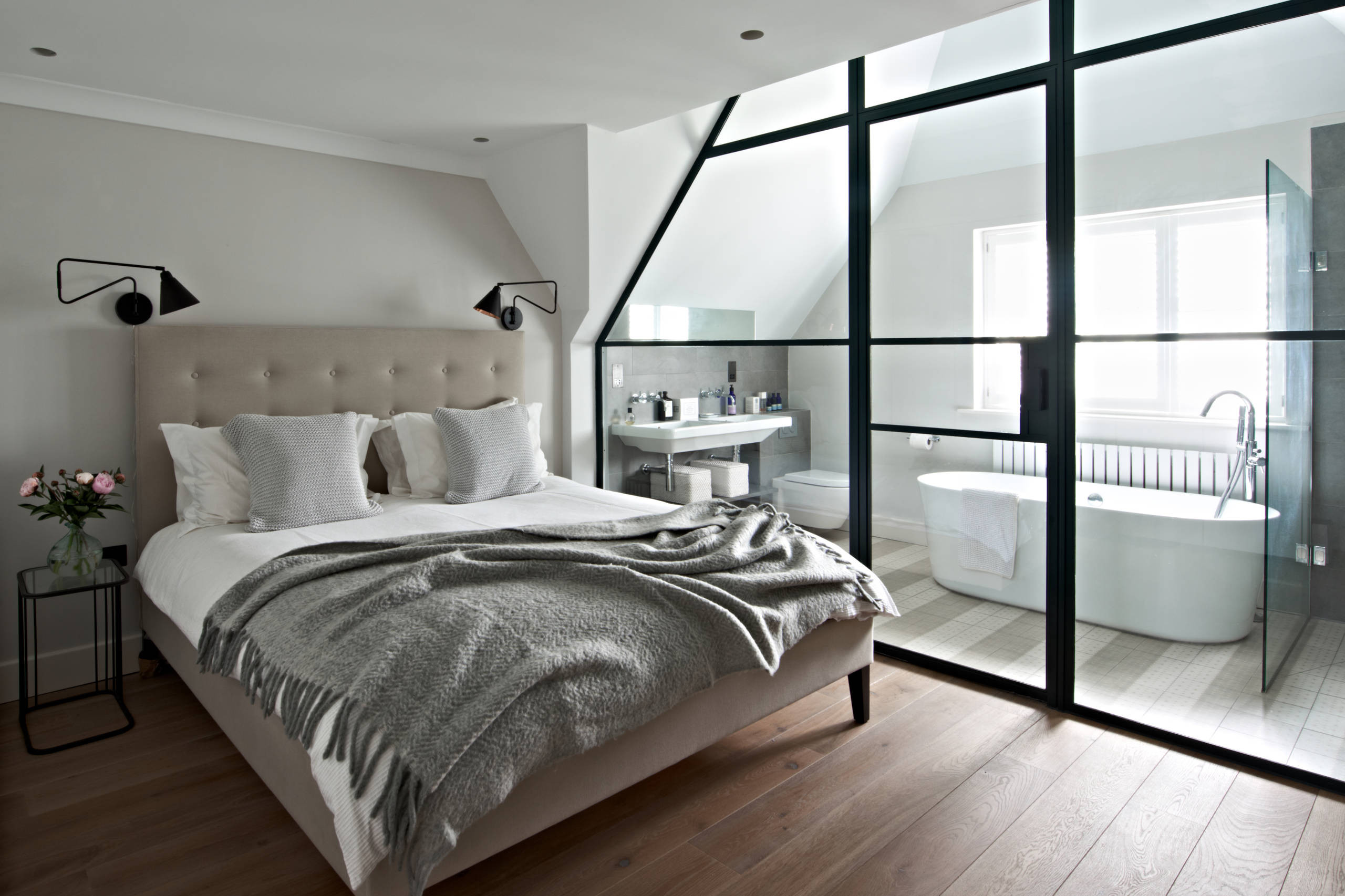 Modern Contemporary Bedroom
 16 Luxurious Modern Bedroom Designs Flickering With Elegance