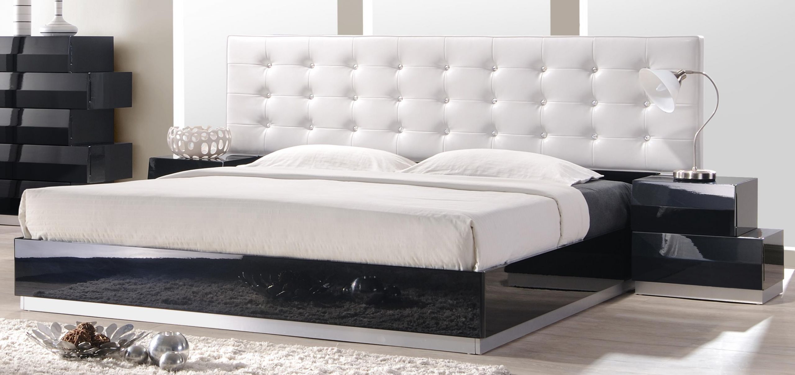 Modern King Size Bedroom Sets
 ALIYA KING SIZE MODERN LEATHERETTE WHITE BLACK