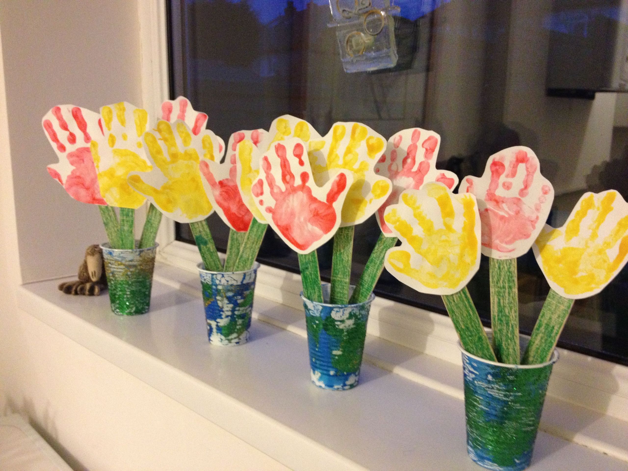 Mother'S Day Art And Craft Ideas For Preschoolers
 Hand print flowers Lovely Mother s Day craft for pre