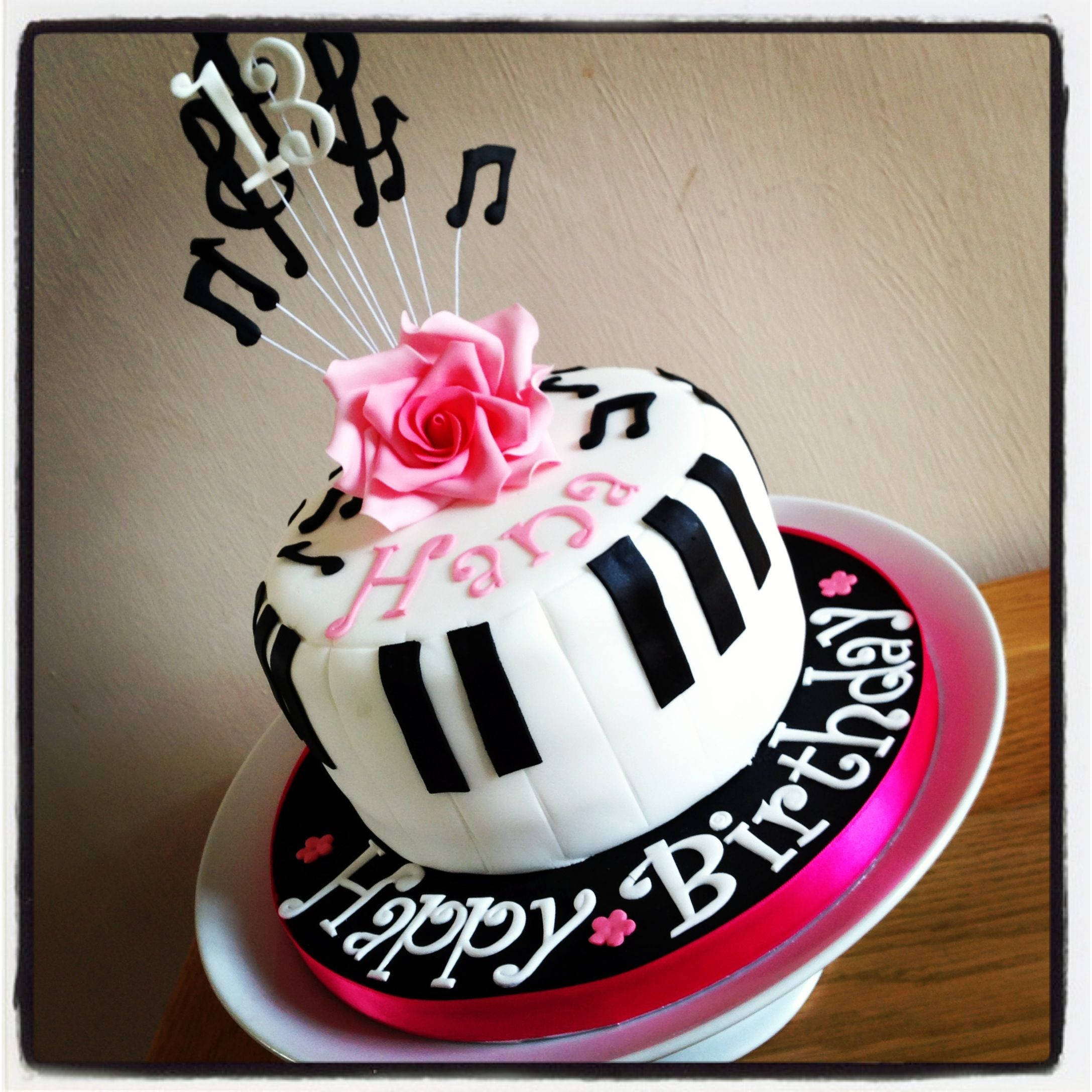 Music Birthday Cakes
 Piano music birthday cake