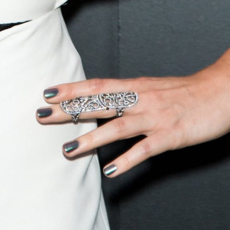 Nail Colors Now
 Grey Nail Polish Trend Right Now