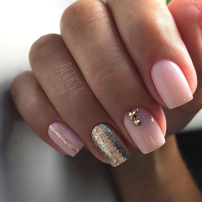 Nail Designs With Rhinestones And Glitter
 Chic Pink And Gold Nails Designs