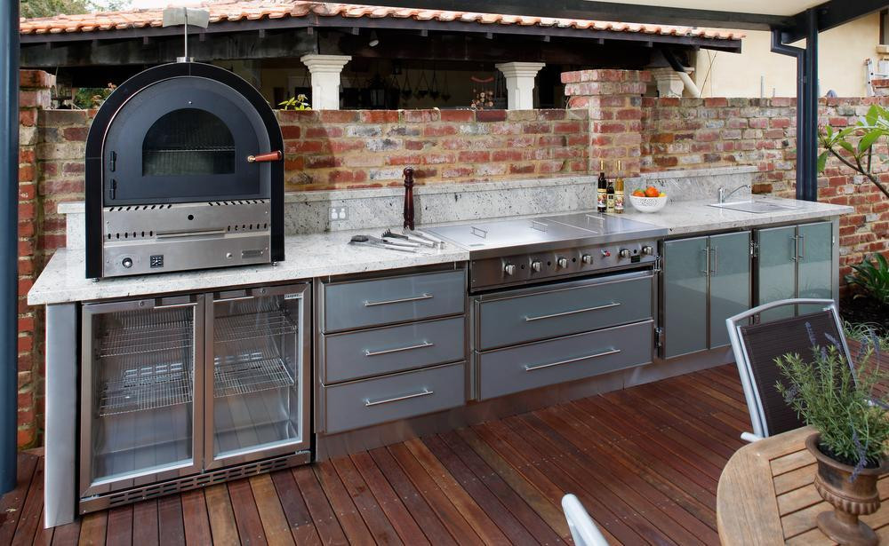 New Age Outdoor Kitchen
 Amazing Outdoor Kitchen Design Ideas