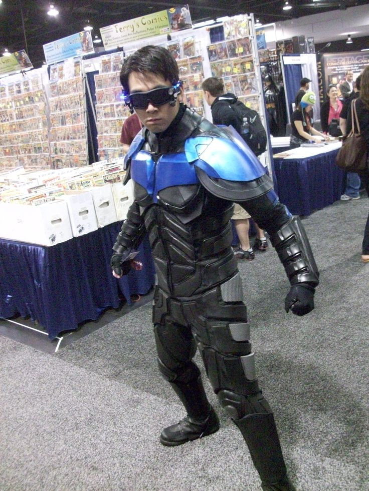 Nightwing Costume DIY
 Nightwing Cosplay Costume