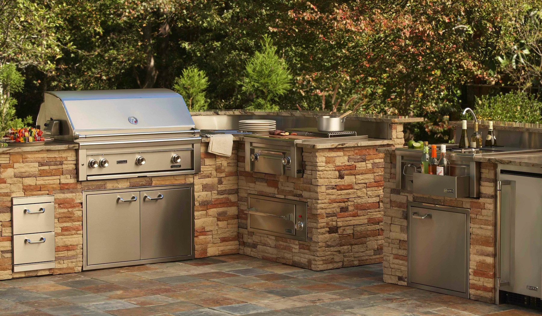 Outdoor Barbecue Kitchen
 Purchasing A Professional Barbecue Grill for your Outdoor