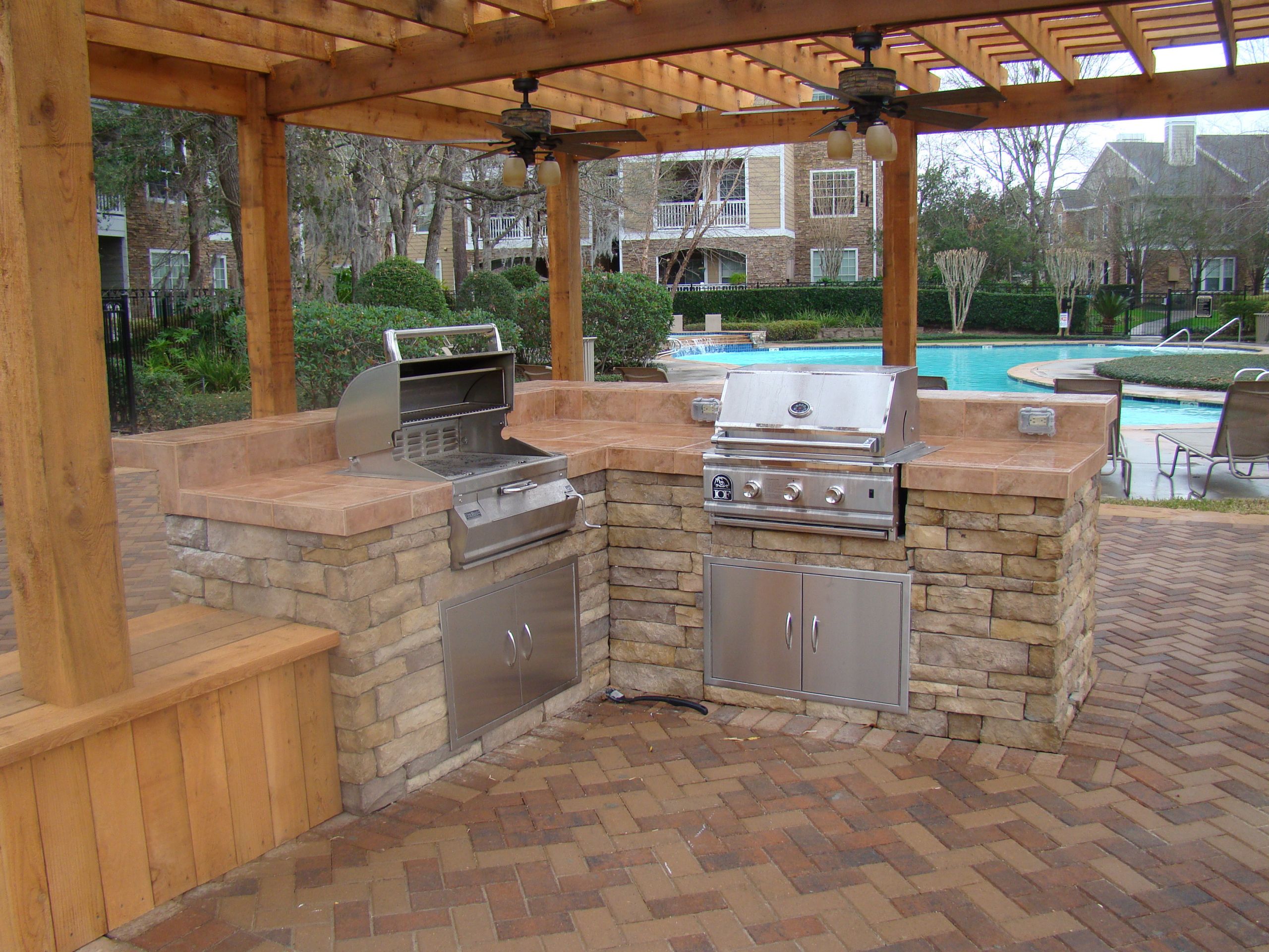 Outdoor Barbecue Kitchen
 Bull Grills