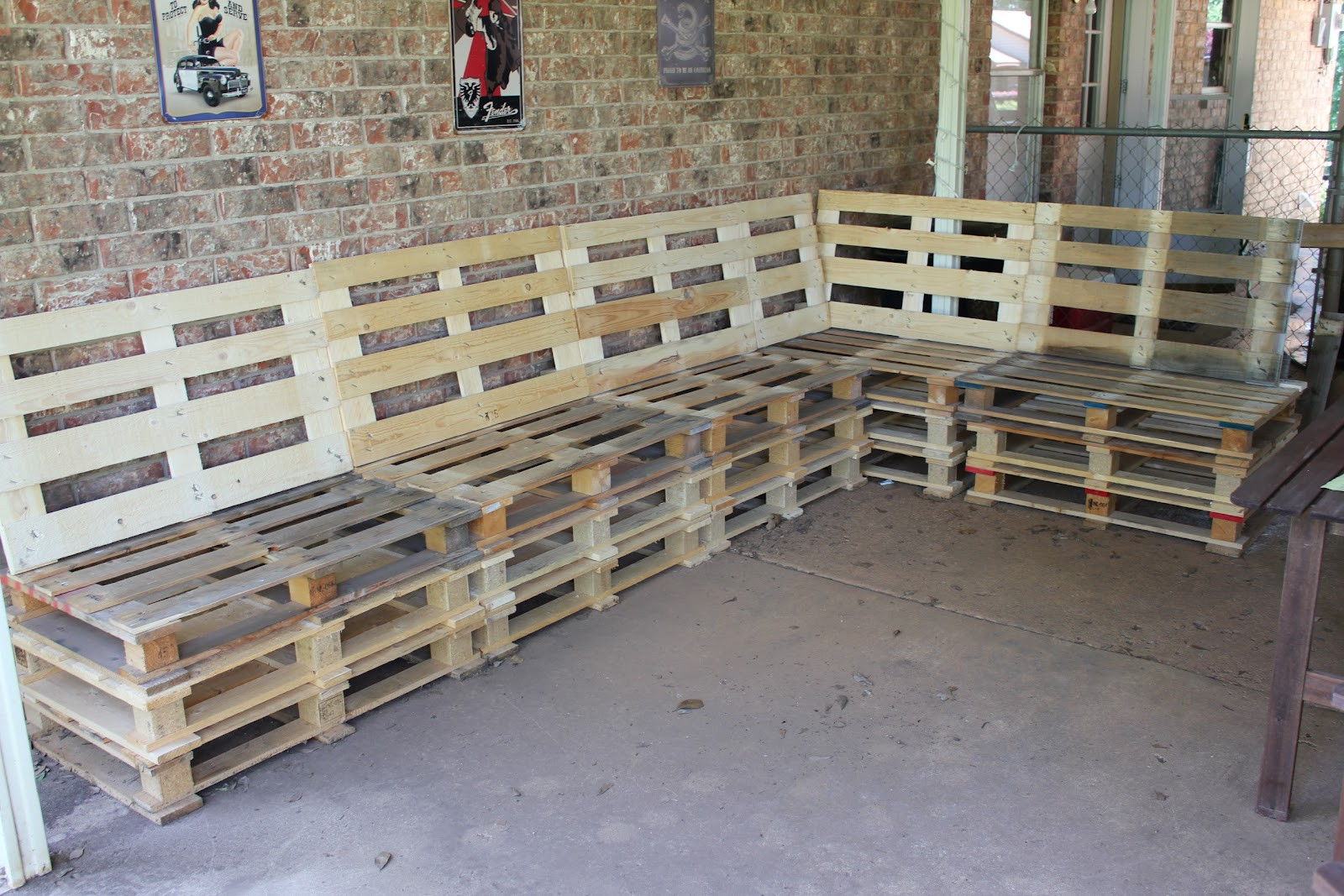 Outdoor Furniture DIY
 DIY Outdoor Patio Furniture from Pallets