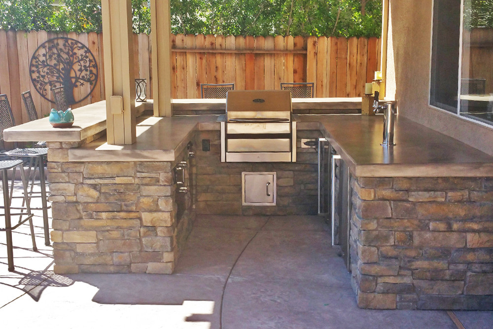Outdoor Kitchen Kegerator
 Outdoor Bar With Kegerator