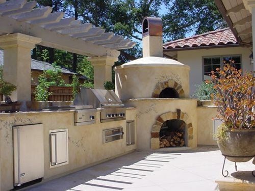 Outdoor Kitchen Pizza Oven
 Outdoor Kitchen Designs & Ideas Landscaping Network