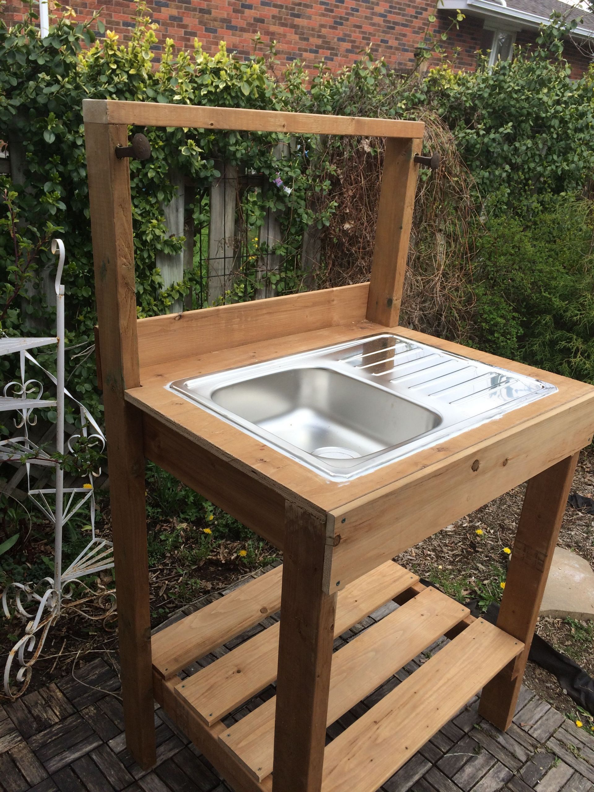 Outdoor Kitchen Sink Station
 Fish cleaning station