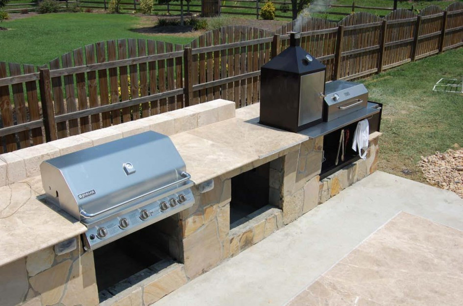 Outdoor Kitchen Smoker
 Best Outdoor Countertop Ideas – HomesFeed