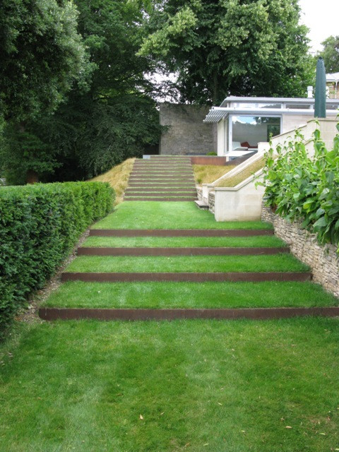 Outdoor Landscape Backyard
 Contemporary terraced staircase