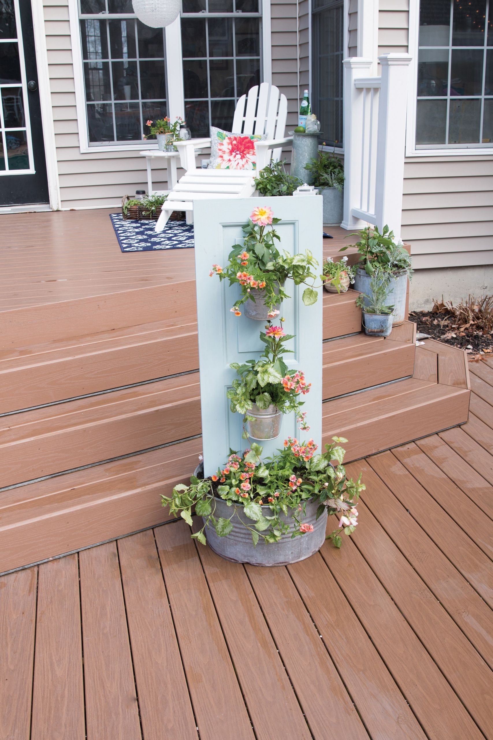 Outdoor Planters DIY
 Three Tiered Outdoor Planter · Extract from DIY Rustic