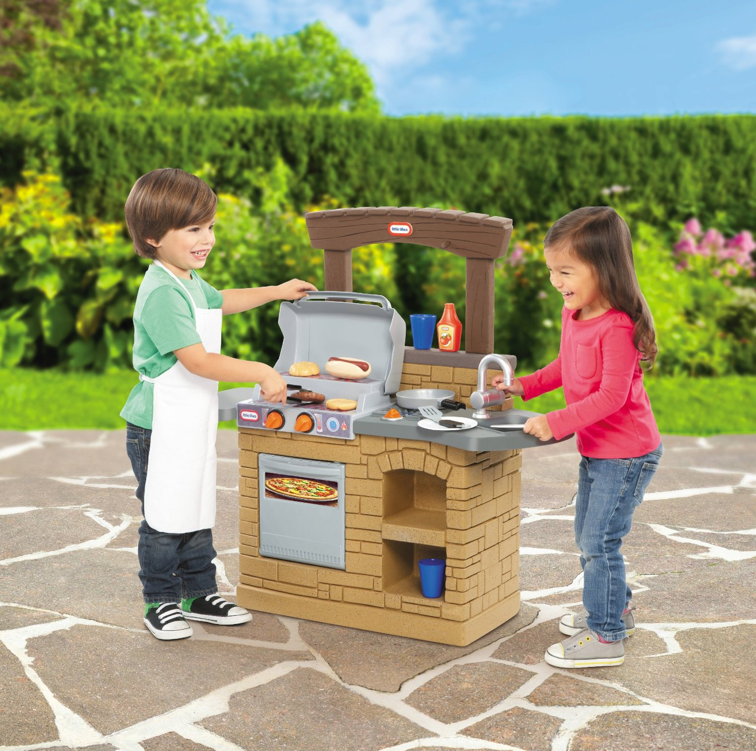 Outdoor Play Kitchen
 Kids Outdoor Play Kitchens and Toy Grills