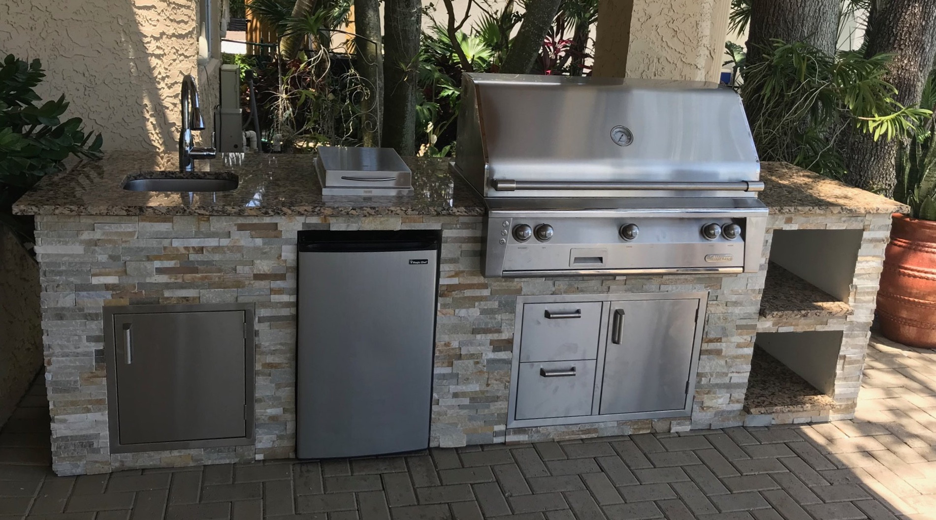 Outdoors Bbq Kitchen
 Outdoor Kitchen Checklist Choosing Appliances for your