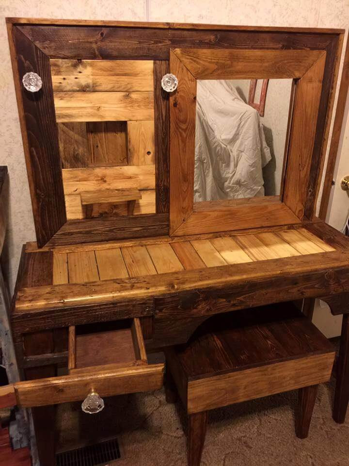 Pallet Bathroom Vanity
 Rustic Pallet Vanity with Stool Easy Pallet Ideas