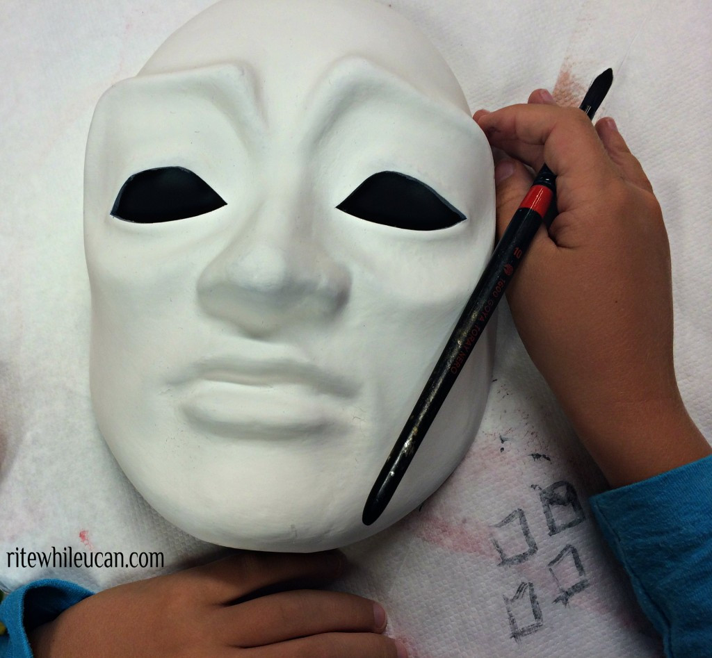 Paper Mache Masks DIY
 Paper Mâché Masks