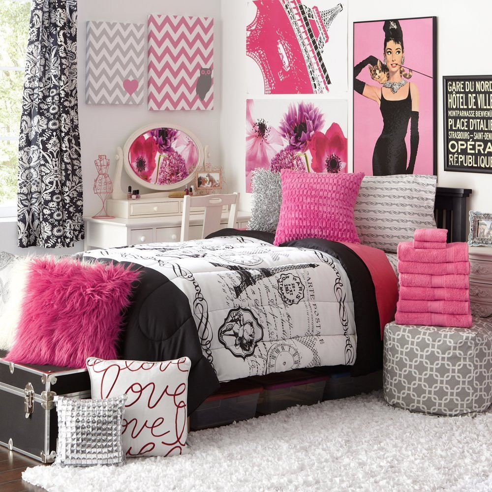 Paris Themed Bedroom For Girl
 Create Paris Bedroom Decor for Girls with Chic Style
