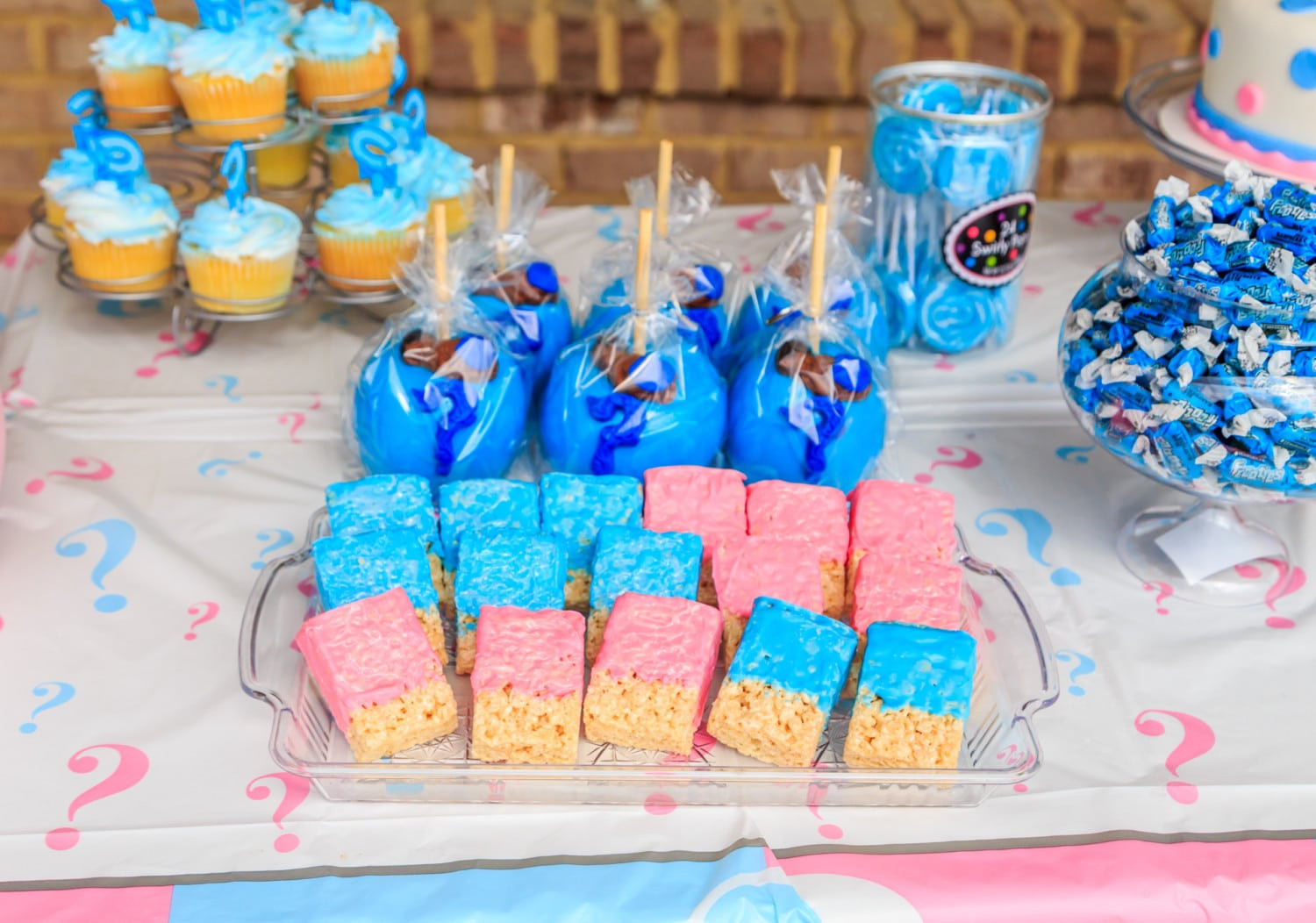 Party City Gender Reveal Ideas
 Over The Top Gender Reveal Parties Simplemost