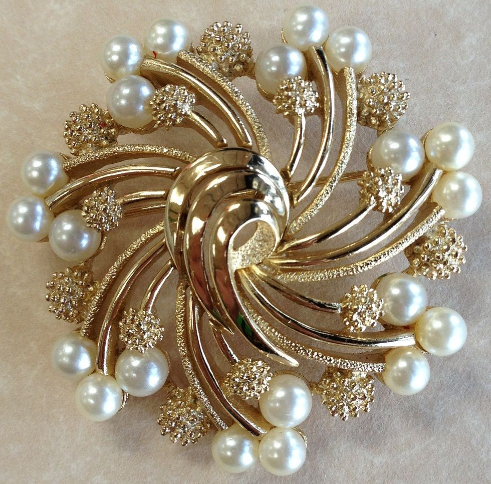 Pearl Brooches
 Vintage 1950 s TRIFARI Faux Pearl Costume Brooch Pin