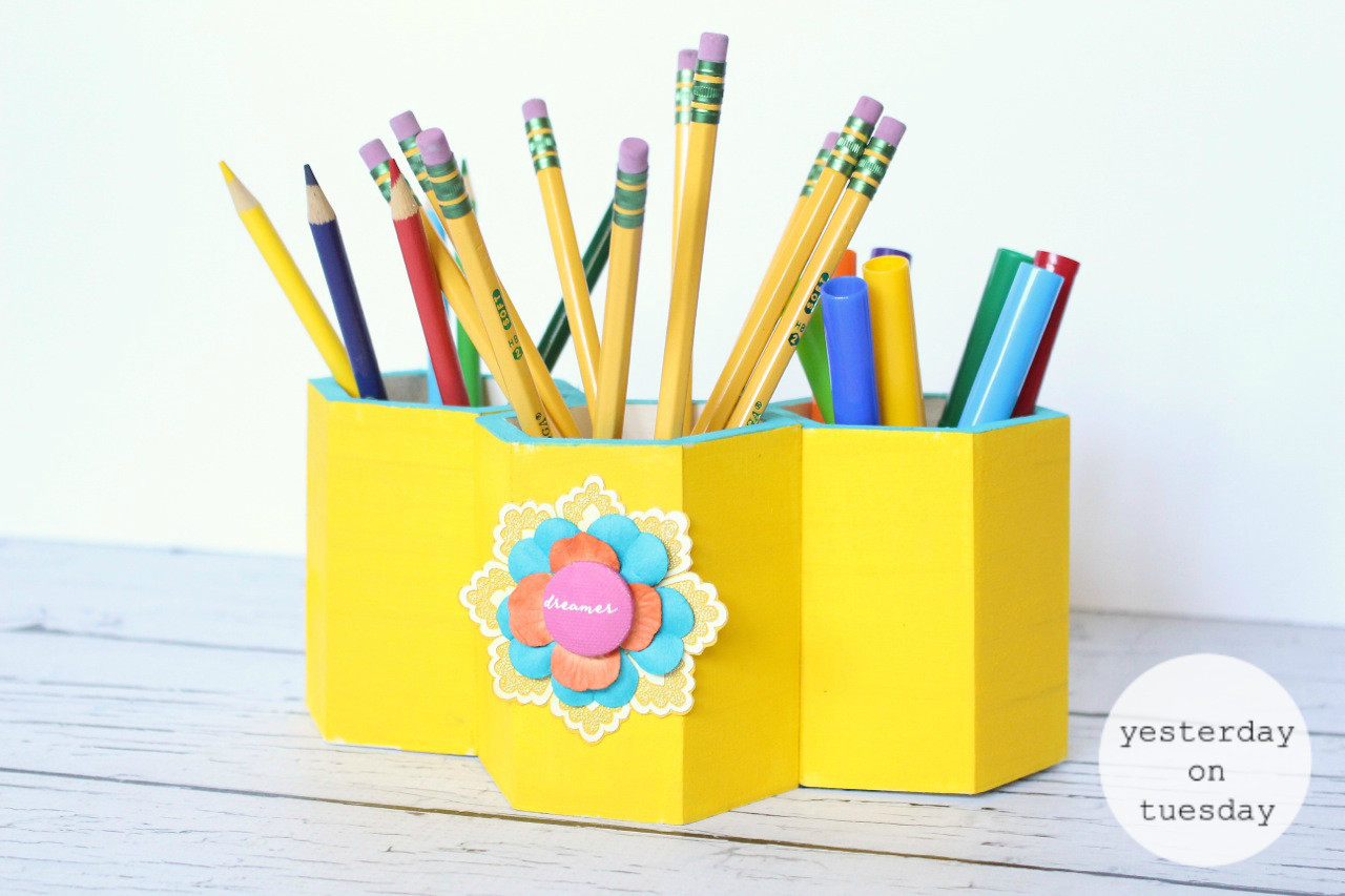 Pen Organizer DIY
 DIY Pen and Pencil Organizer