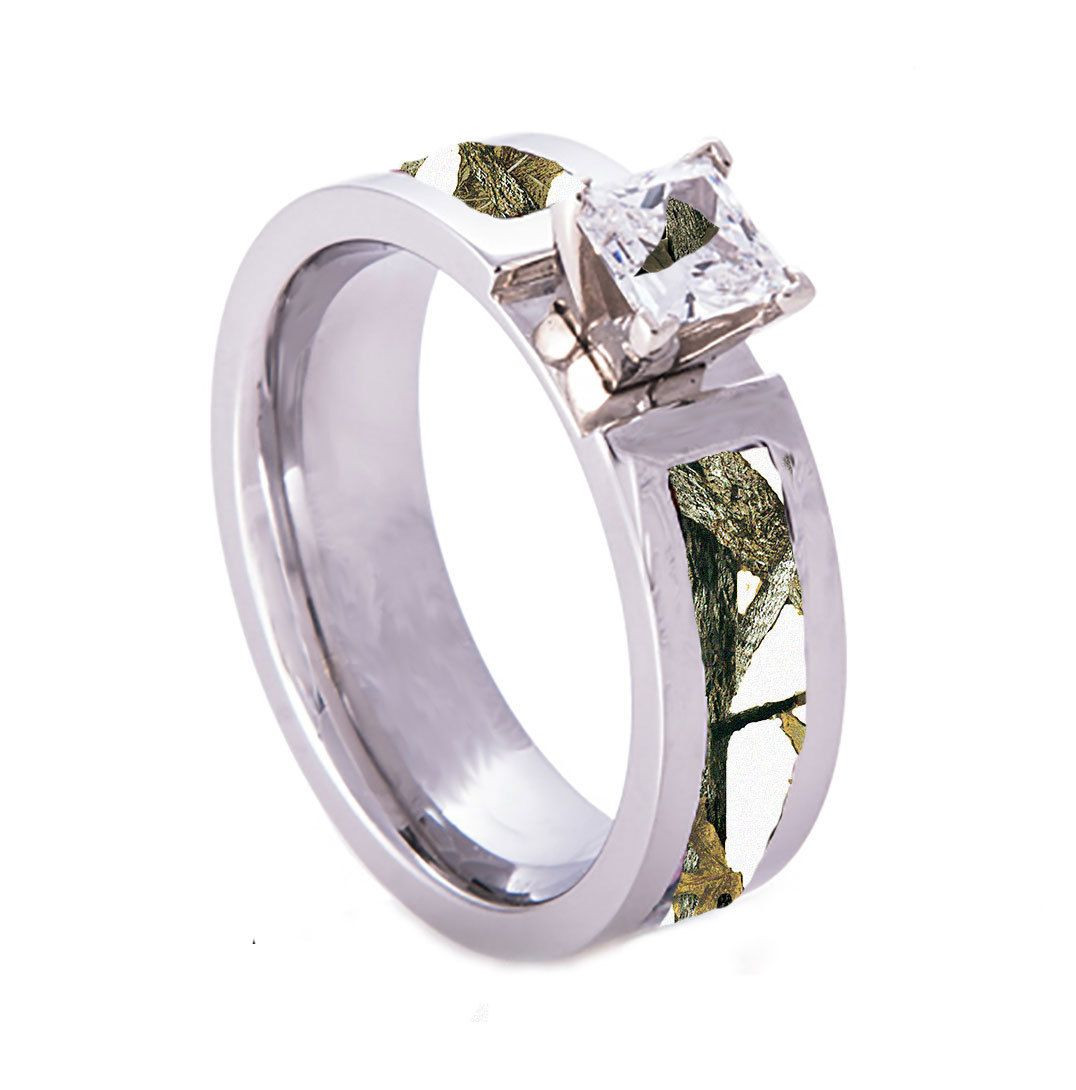 Pink Camo Wedding Rings For Her
 White Camo Wedding Engagement Ring Titanium with CZ Stone