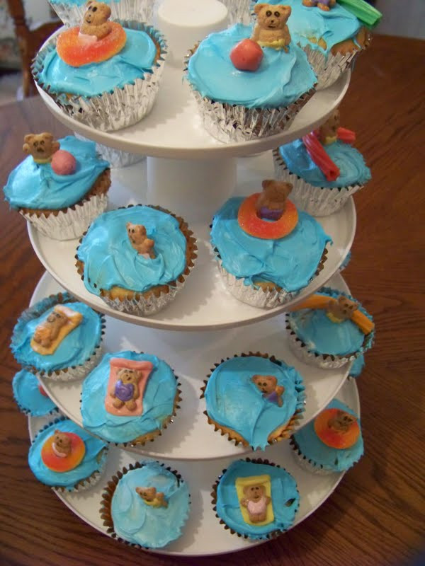 Pool Party Cupcakes Ideas
 Swimming Pool Cupcakes
