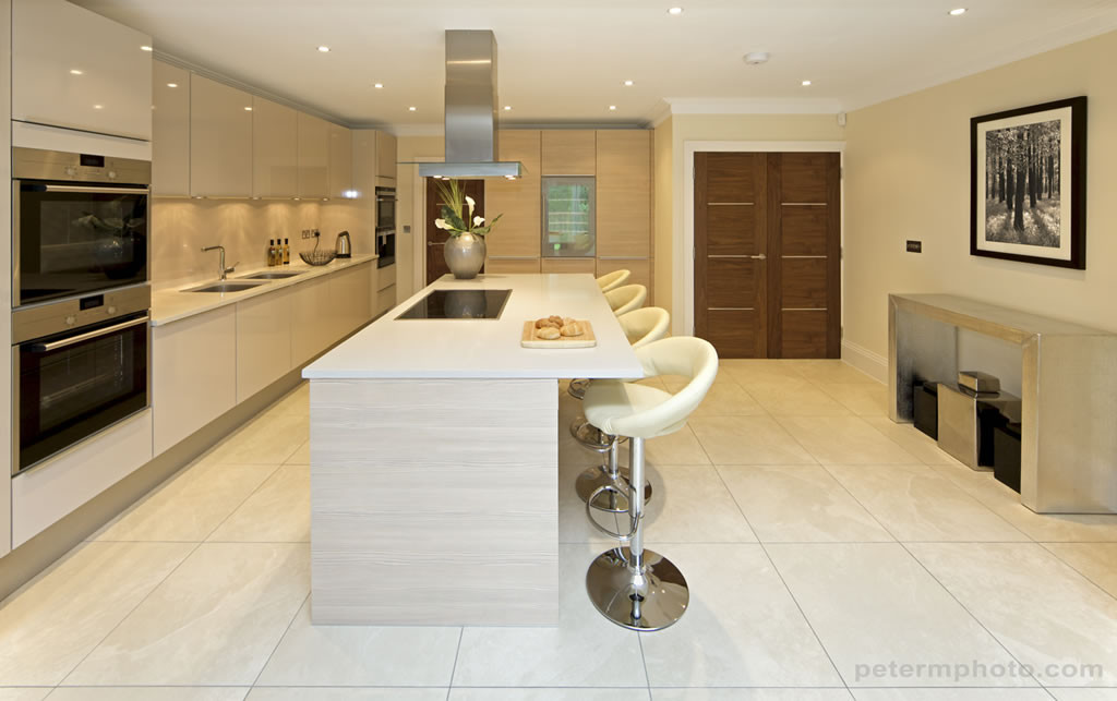 Porcelain Tile Kitchen Floor Pictures
 Using High Gloss Tiles For Kitchen Is Good Interior