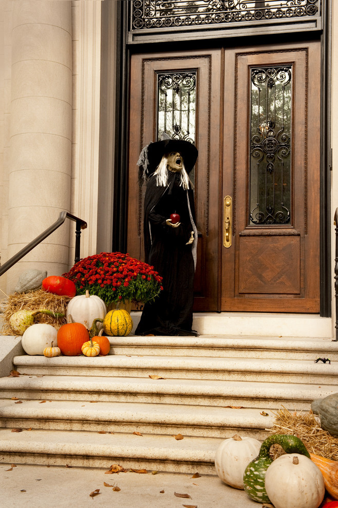 Porch Decorated For Halloween
 70 Cute And Cozy Fall And Halloween Porch Décor Ideas