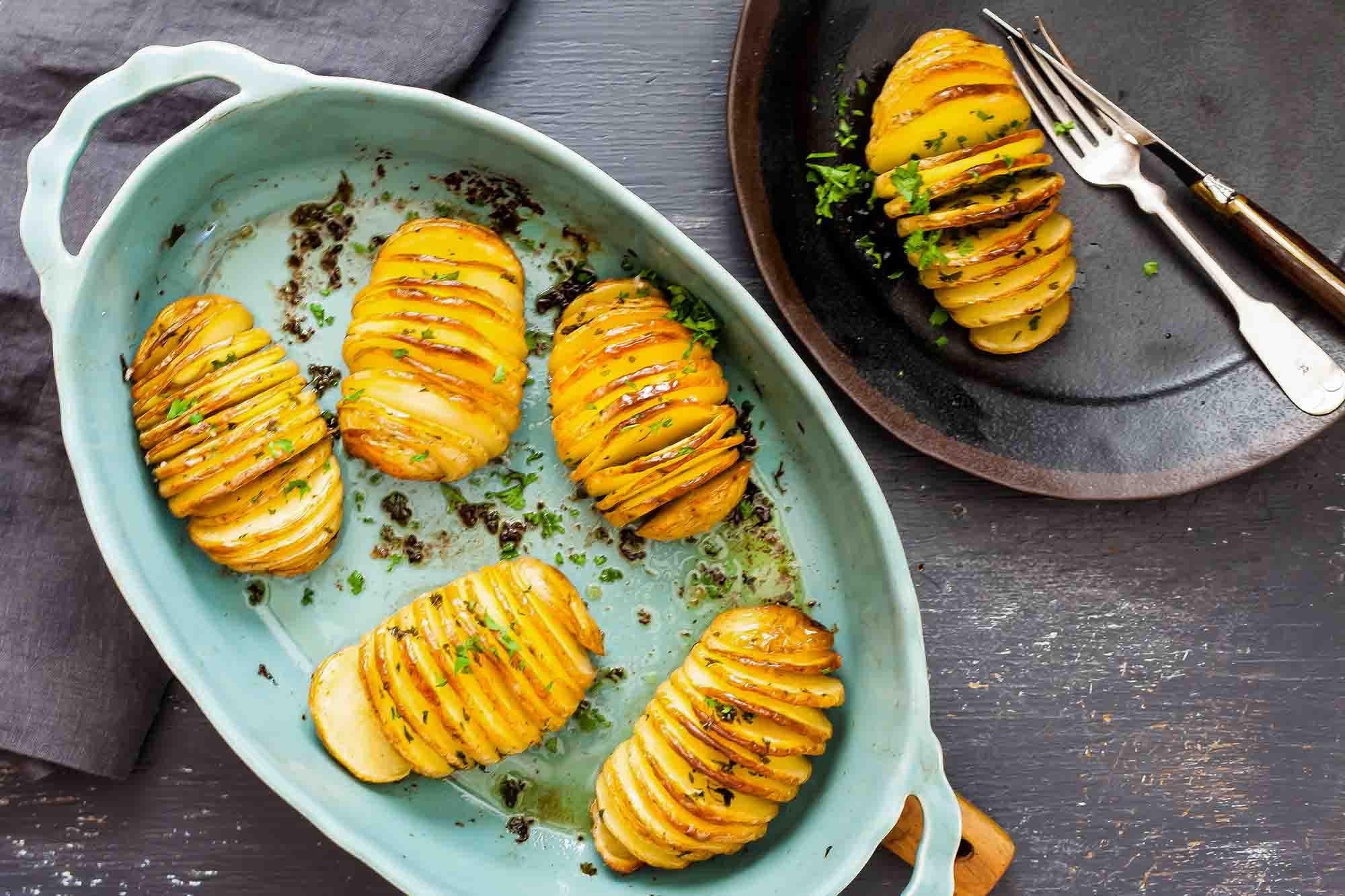 Potato Side Dishes For Steak
 Crispy Hasselback Potatoes Recipe