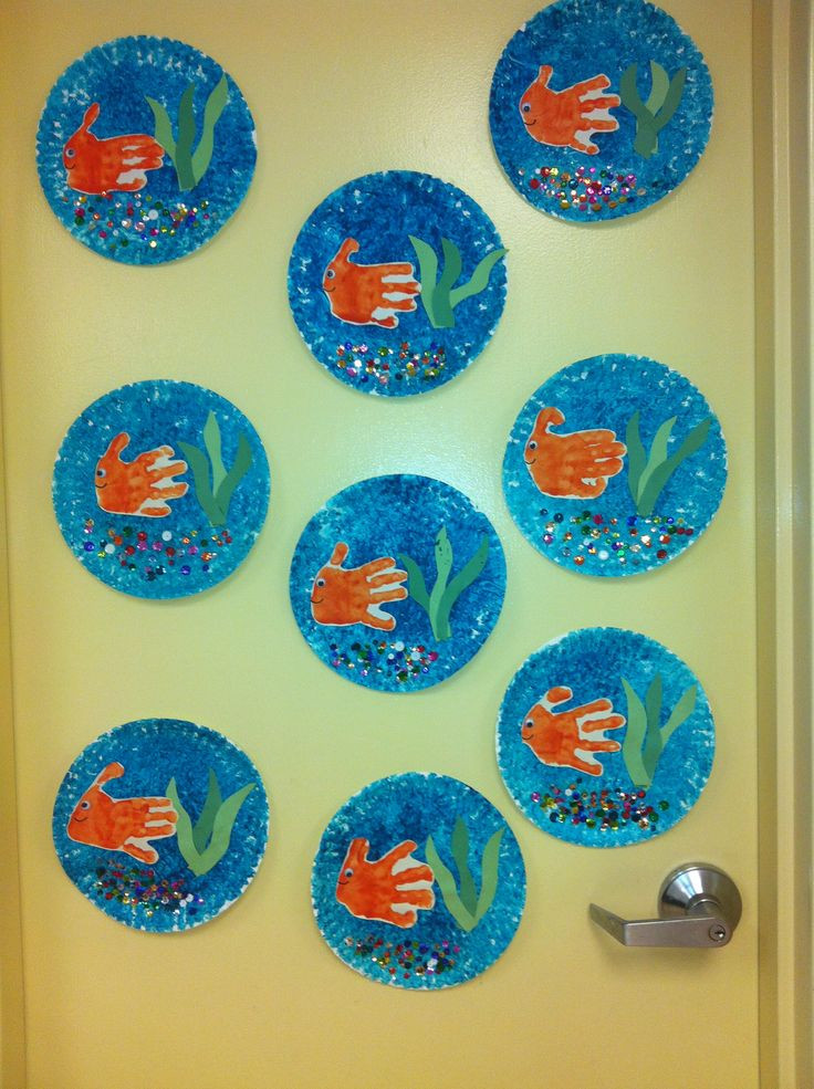Preschool Art And Crafts
 Fish bowl craft for preschoolers Paint paper plate