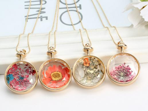 Pressed Flower Necklace
 fashion gold plated Round glass Pressed Flower Necklace