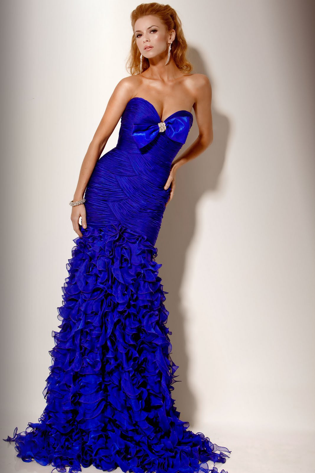 Prom Dress Hairstyles
 CUTE SHORT HAIRSTYLES ARE CLASSIC BLUE PROM DRESSES ARE