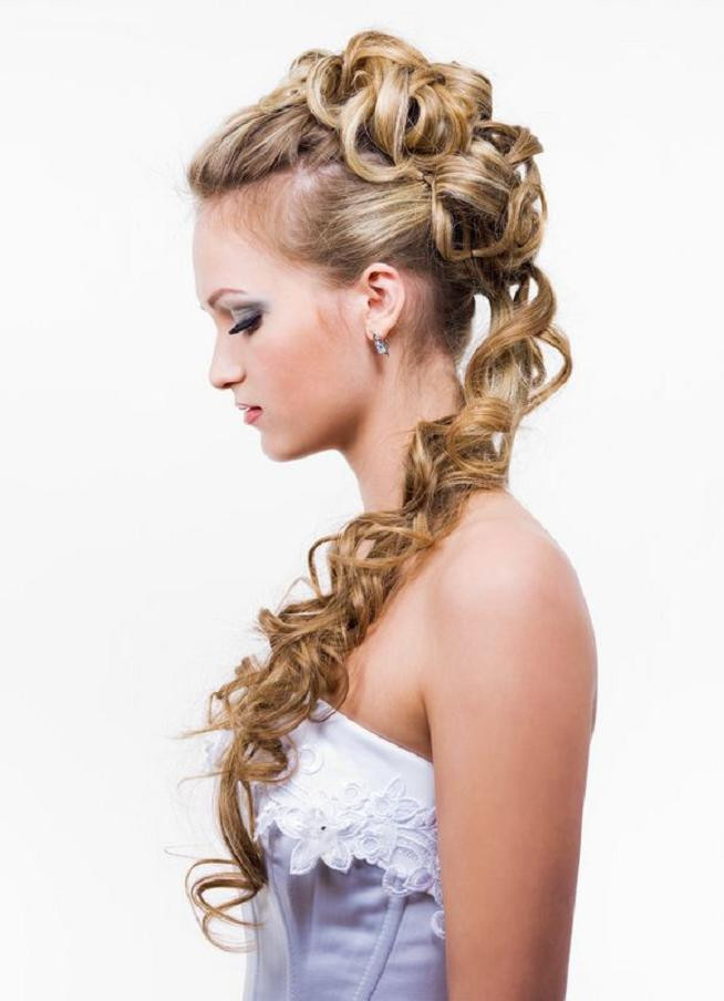 Prom Hairstyle For Long Curly Hair
 Prom Hairstyles for Long Hair with Matching Dresses