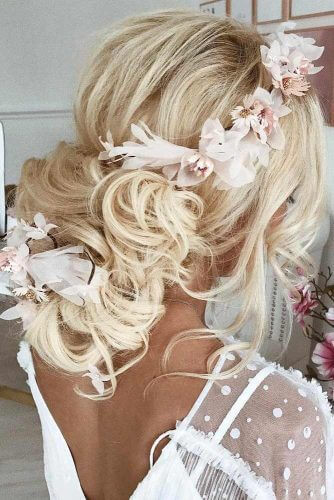 Prom Hairstyle With Flowers
 Gorgeous Prom Hairstyles You Can Copy