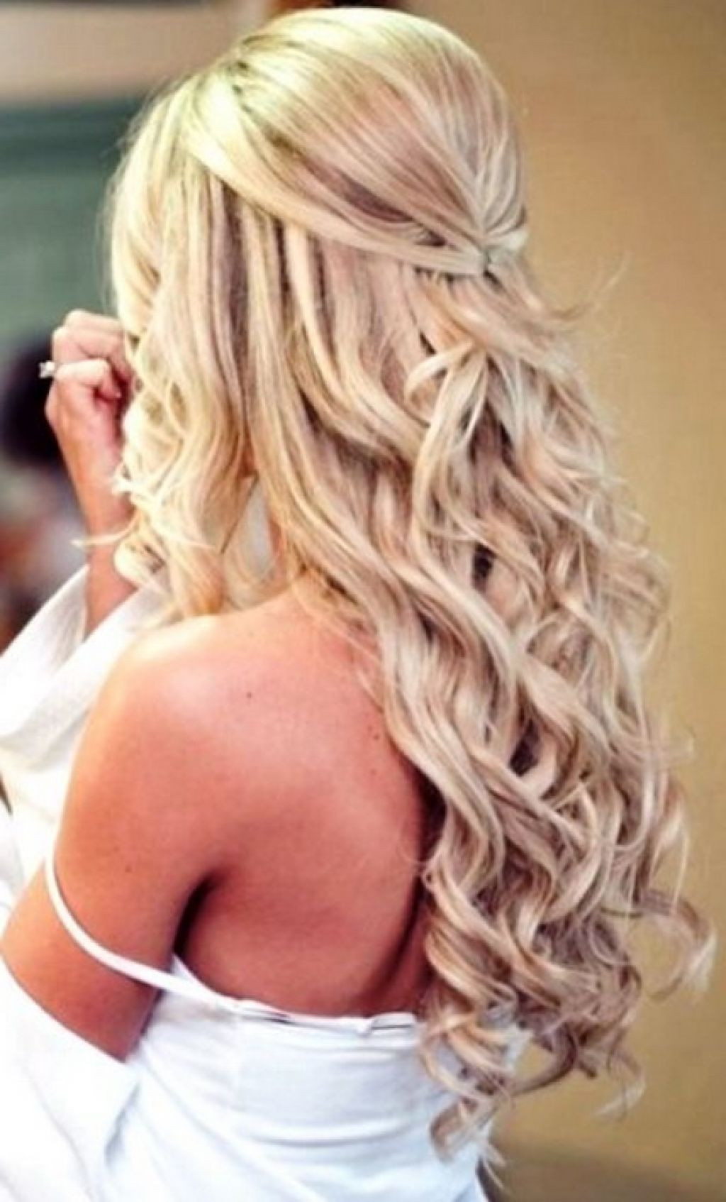 Prom Medium Hairstyles
 Prom Hairstyles For Medium Hair Women